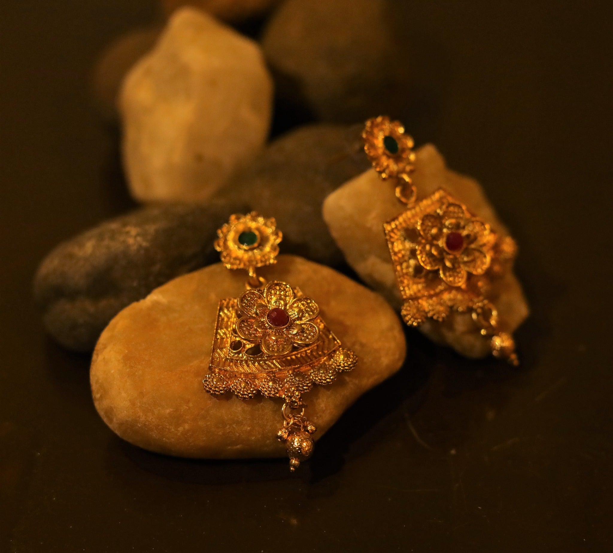 Gold Plated Pota Stone and Meenakari Necklace Set