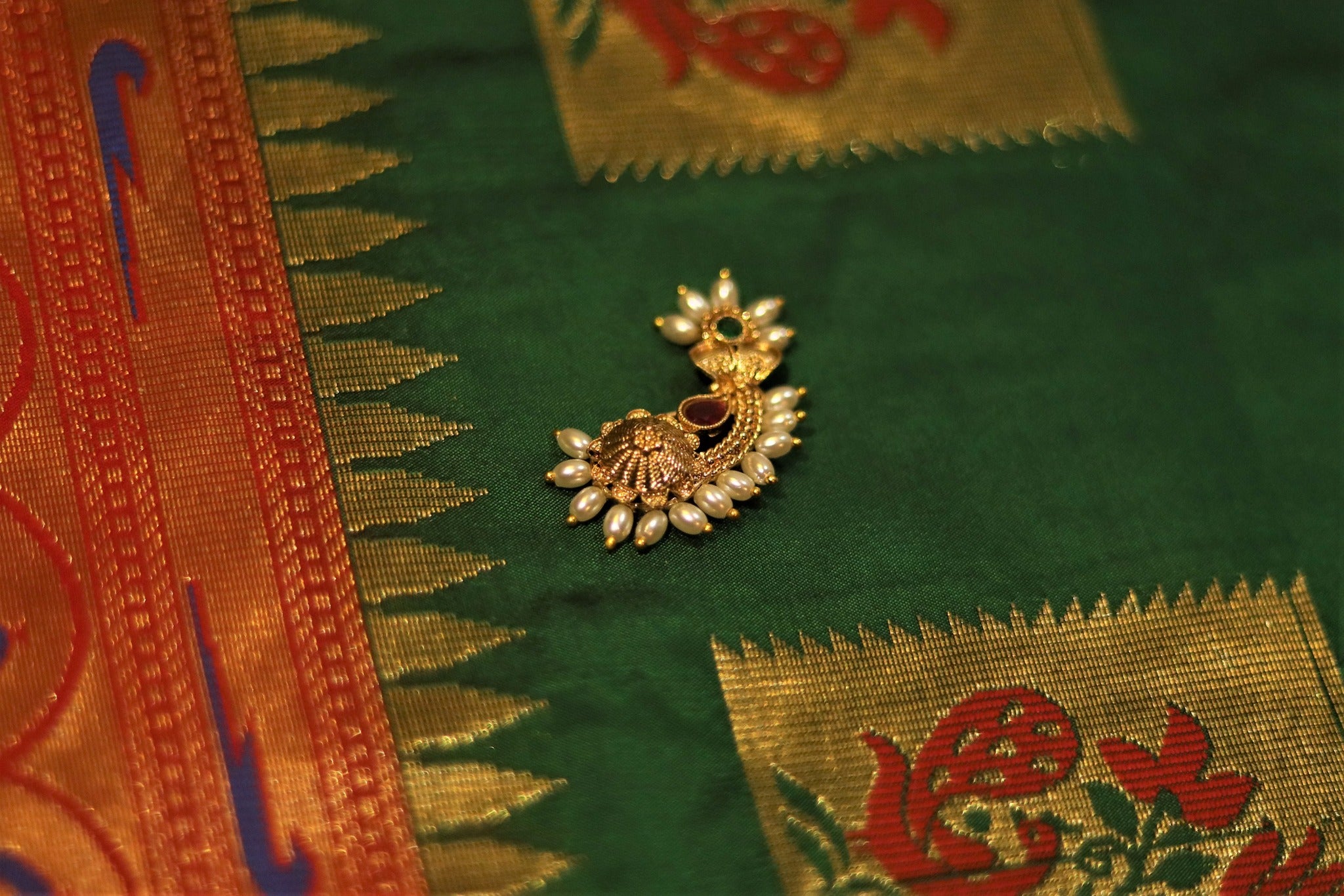 Traditional Maharashtrian Press Fit Nath