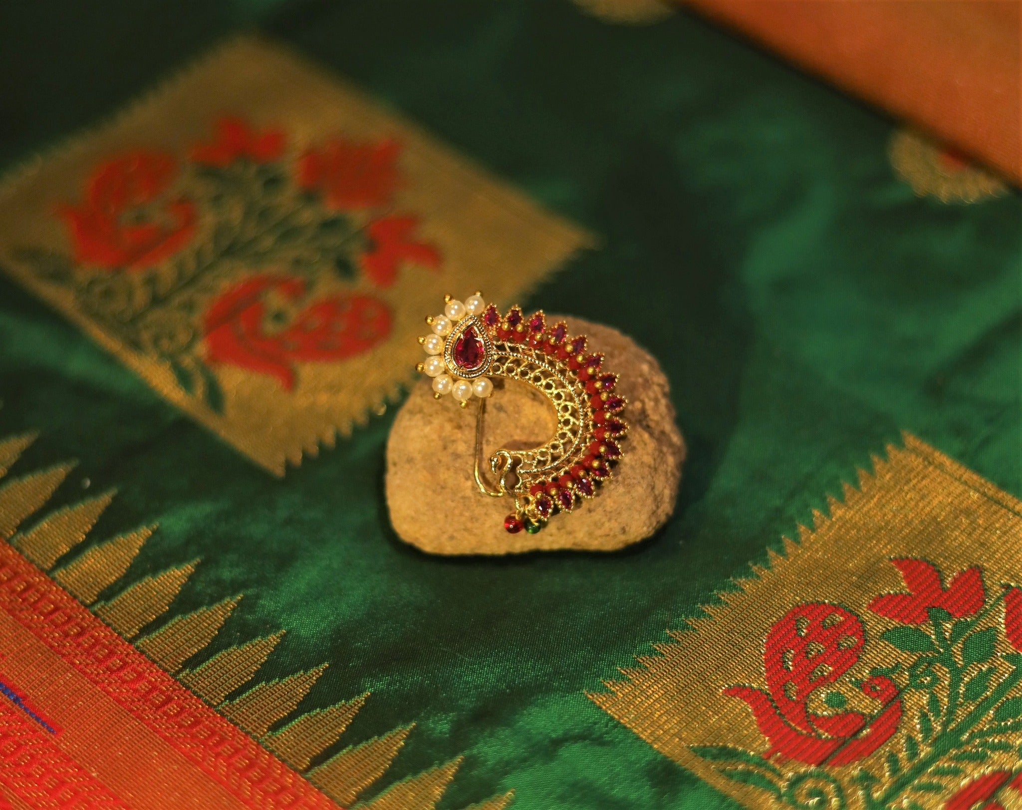 Antique Pressing Nath with Gold Plating