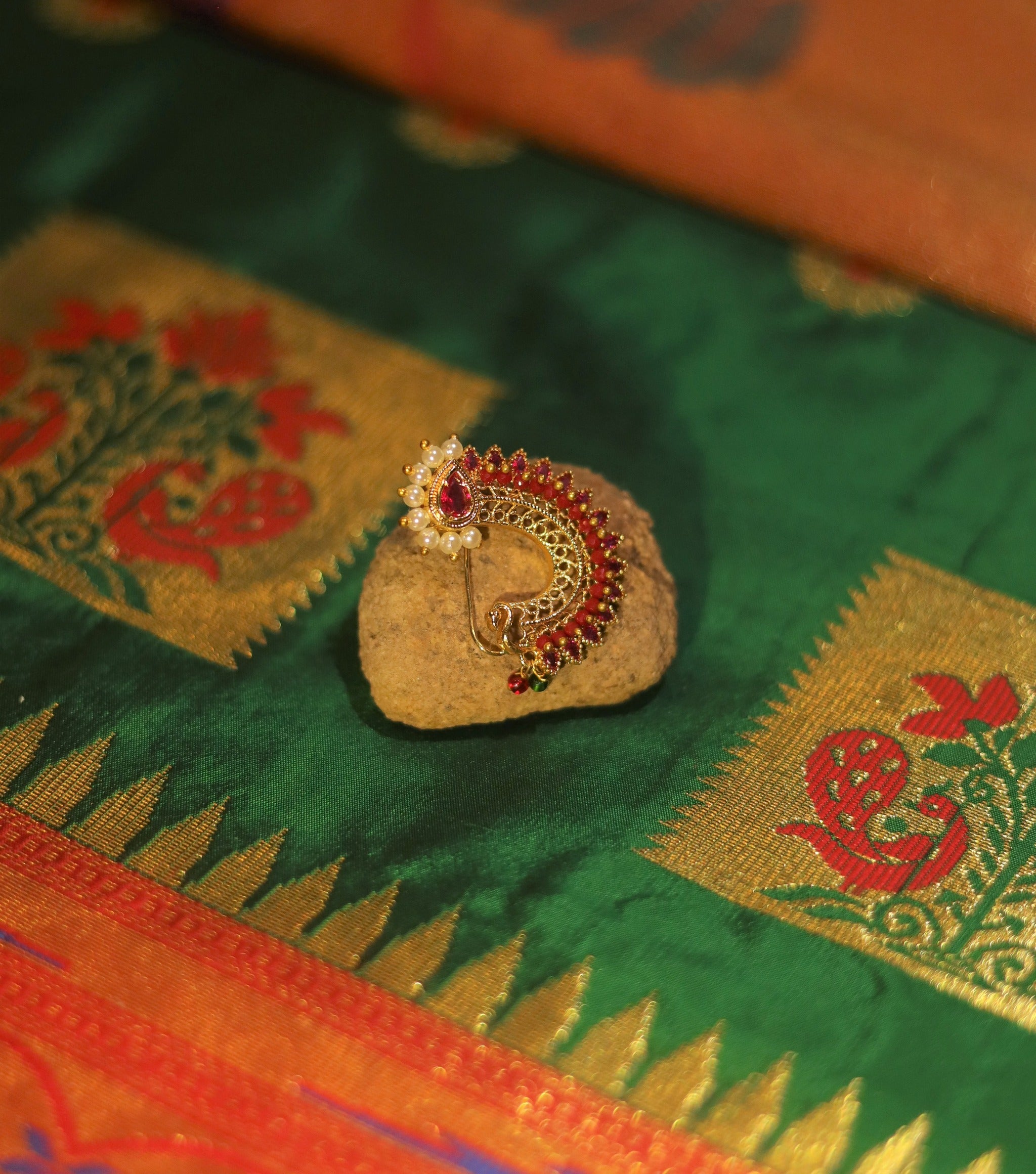 Antique Pressing Nath with Gold Plating