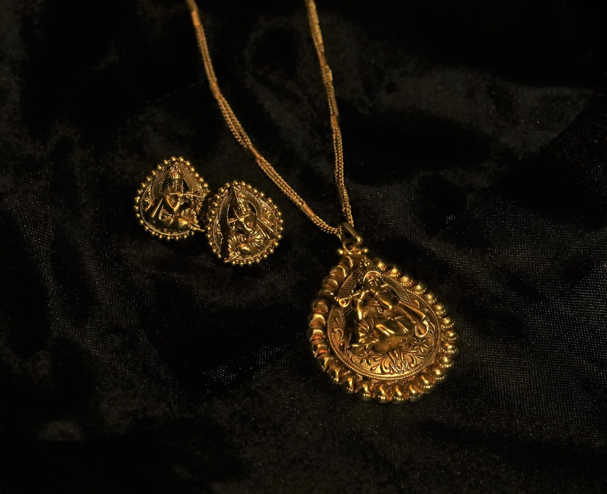 Gold Krishna Pendant Set