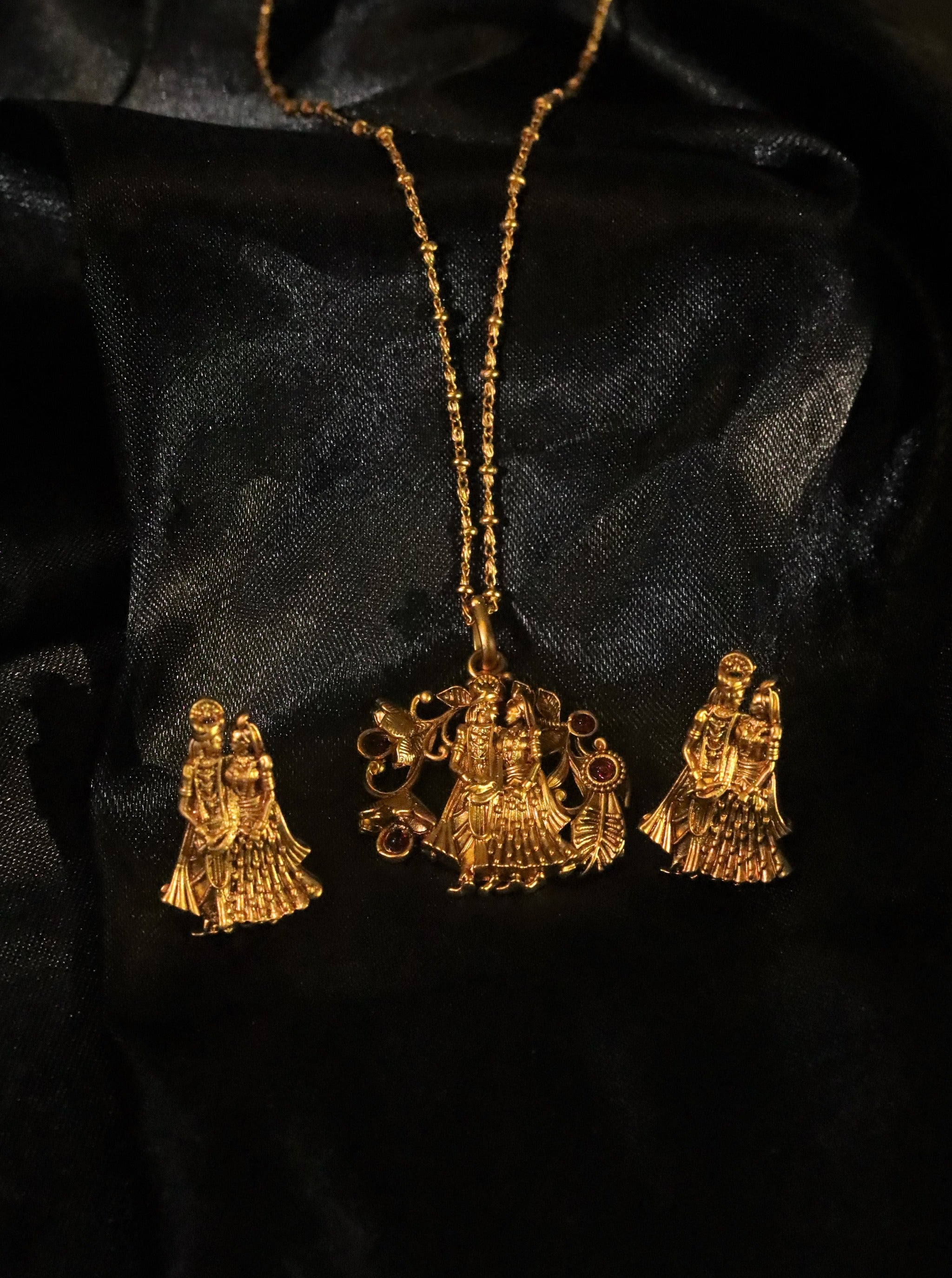 Radha Krishna Pendant Set
