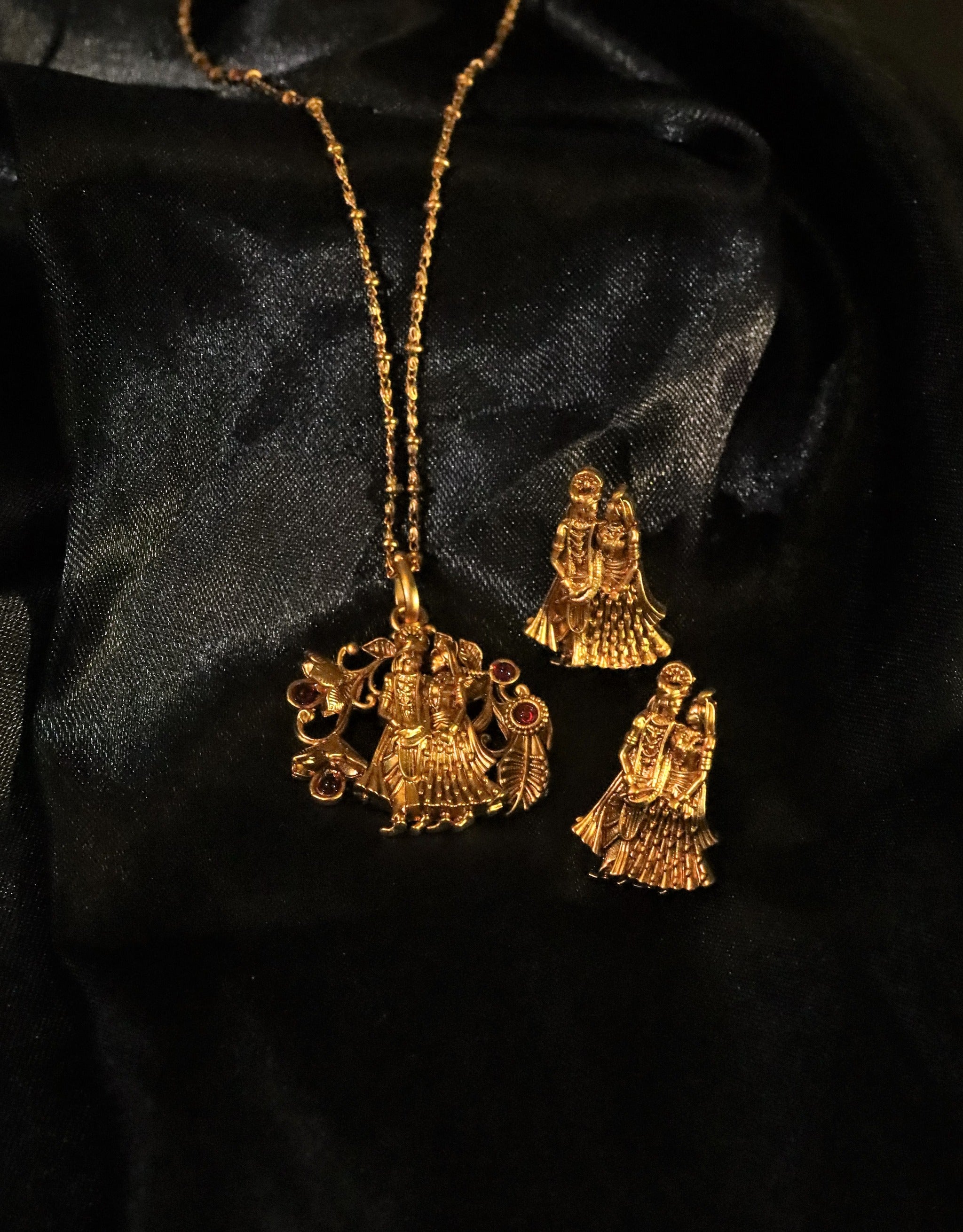 Radha Krishna Pendant Set