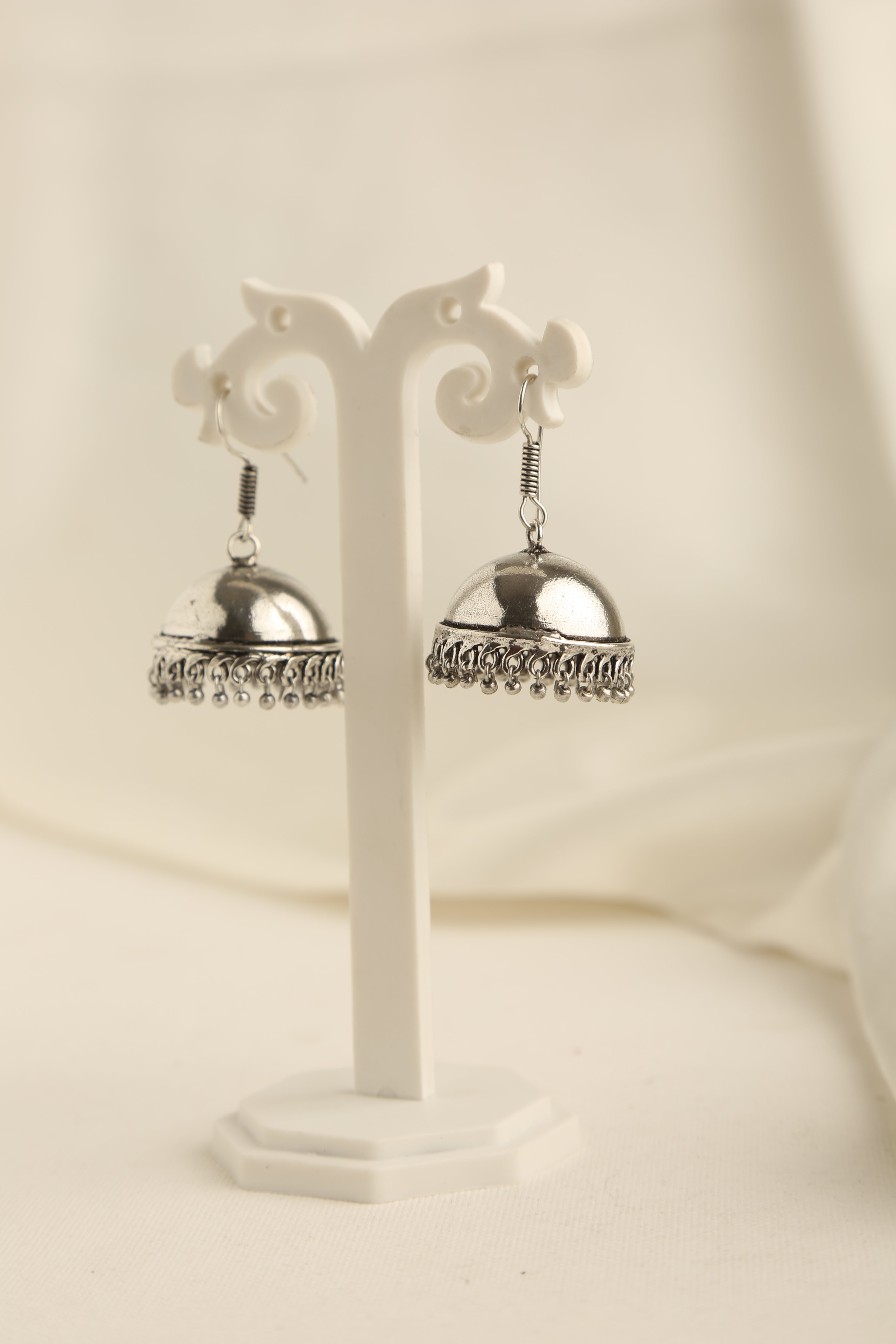Antique Silver Tone Gem Dangling Pearl Drops Jhumki Earring For Women