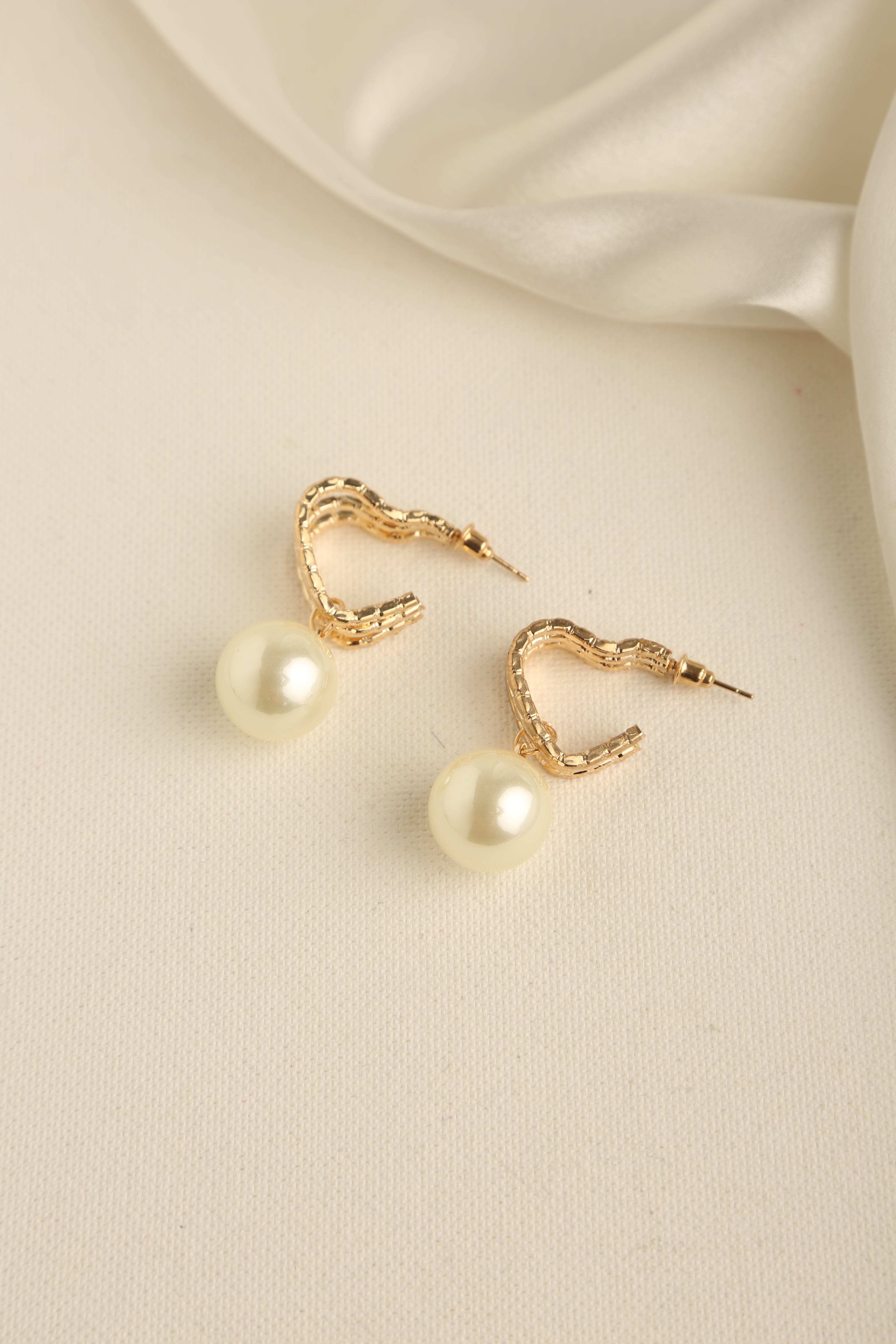 Gold Polish Heart Shaped Single Pearl Earrings for Women