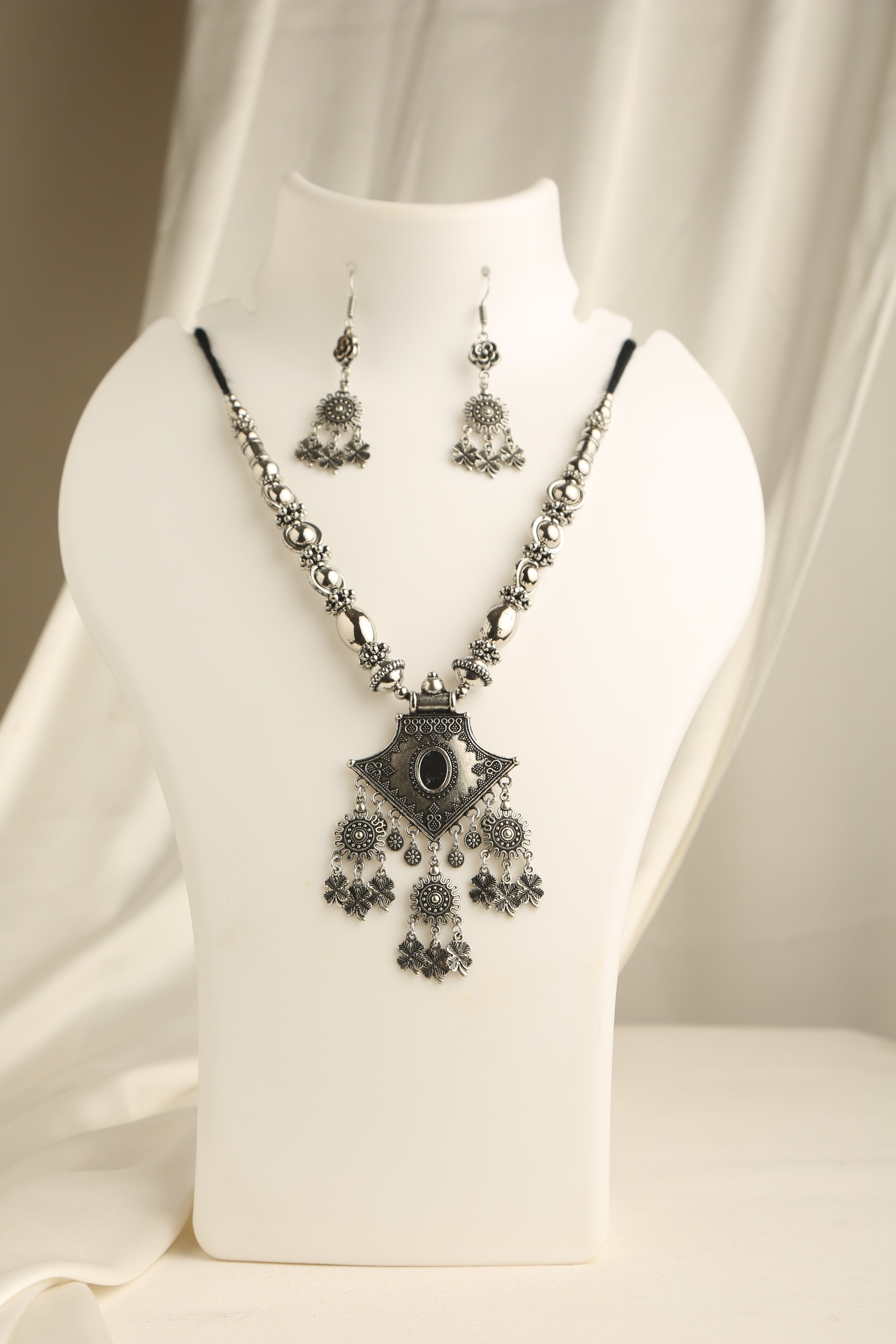 Beautifully Oxidised Silver Plating Necklace Set for Women