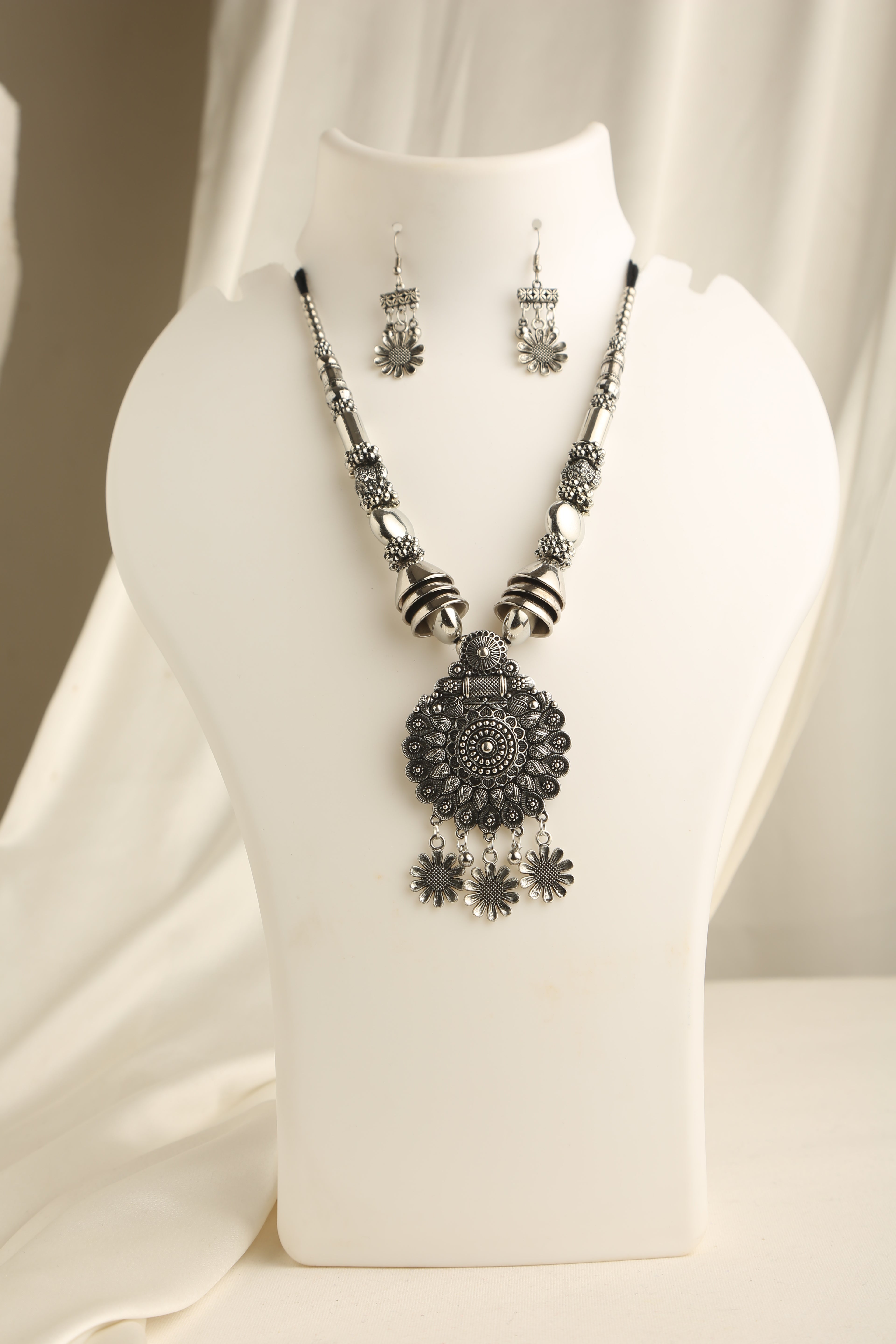 Silver Plated Necklace set for Women with Earrings