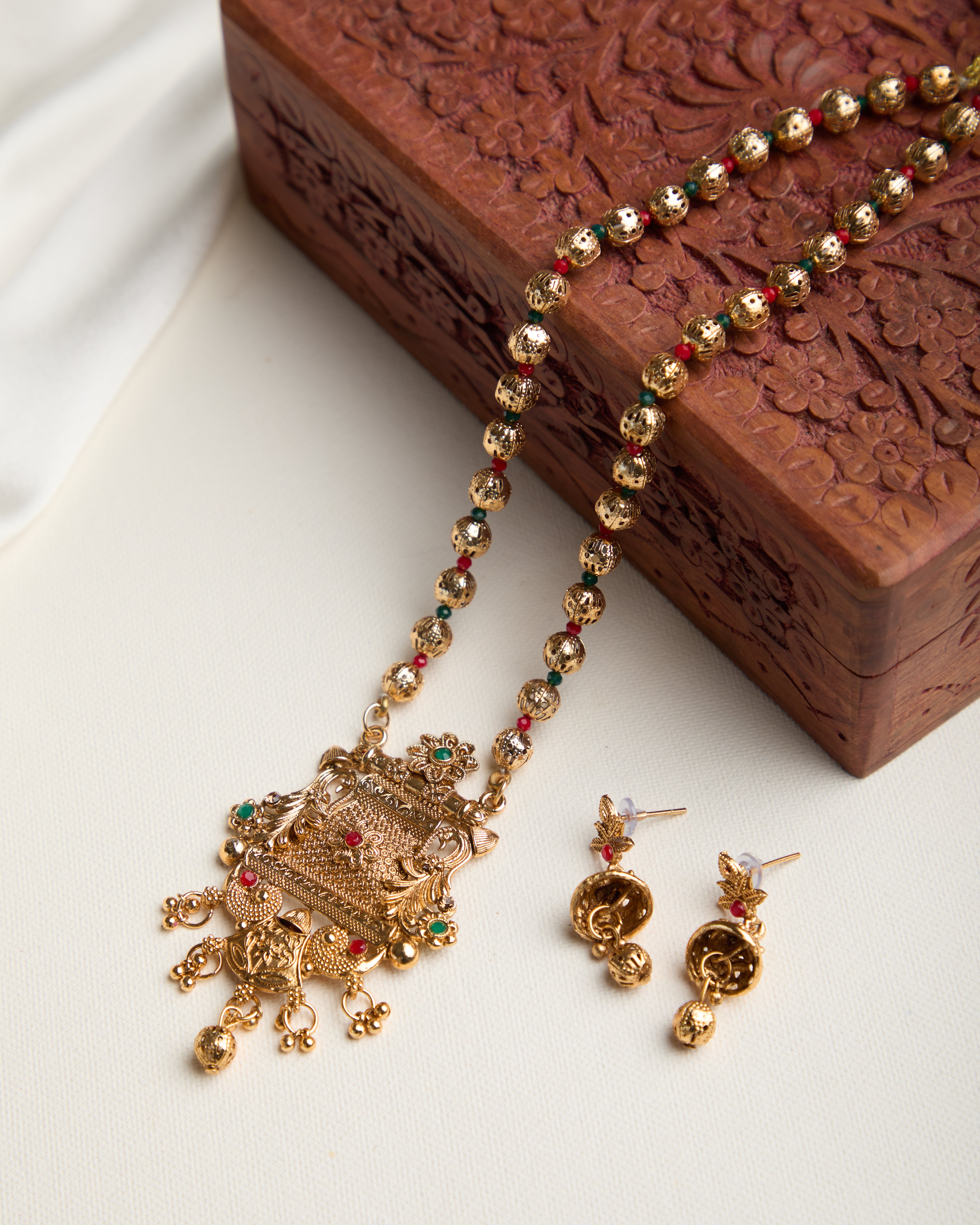 Antique Matte Gold Finish Stone Studded Temple Jewellery Set