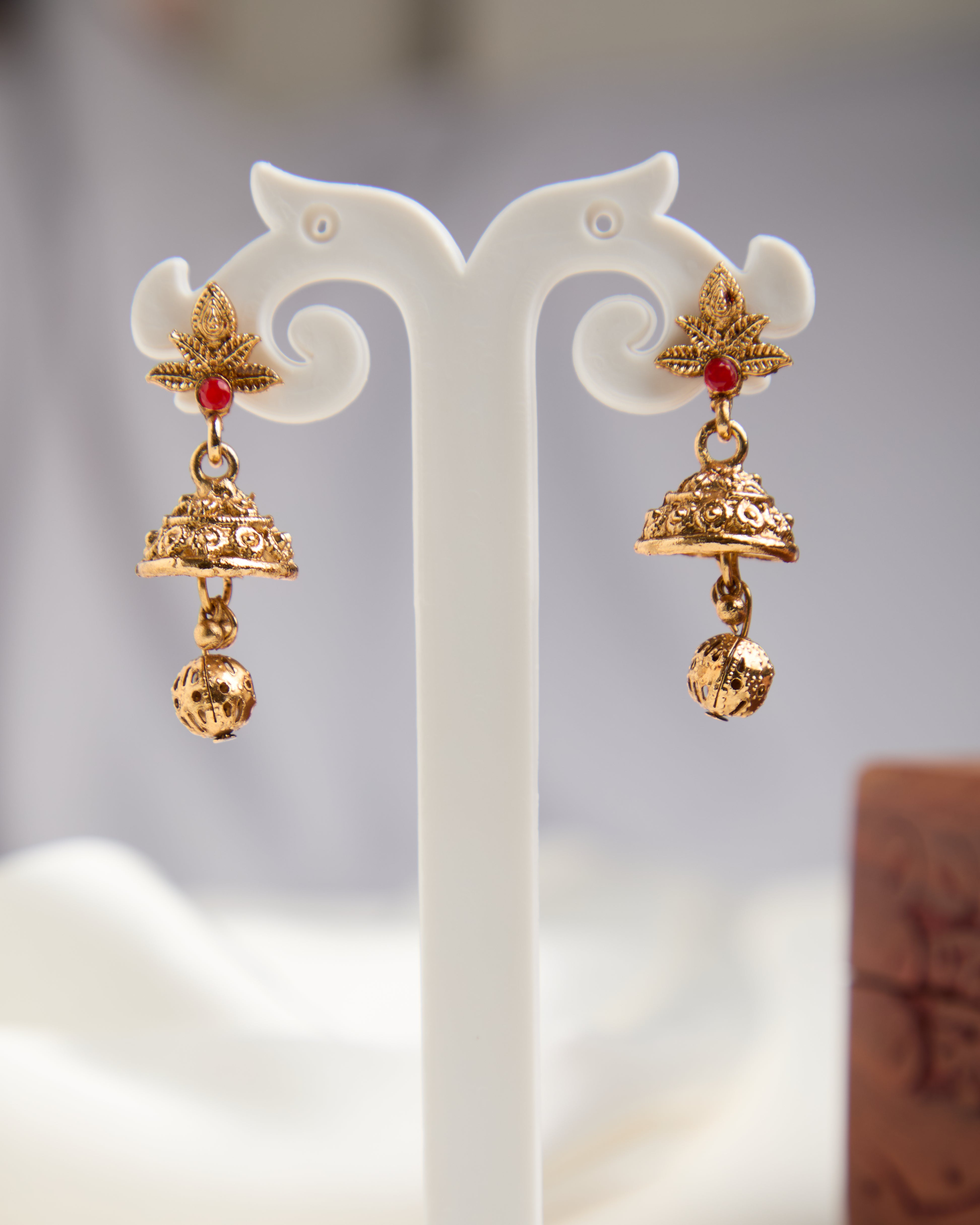 Antique Matte Gold Finish Stone Studded Temple Jewellery Set