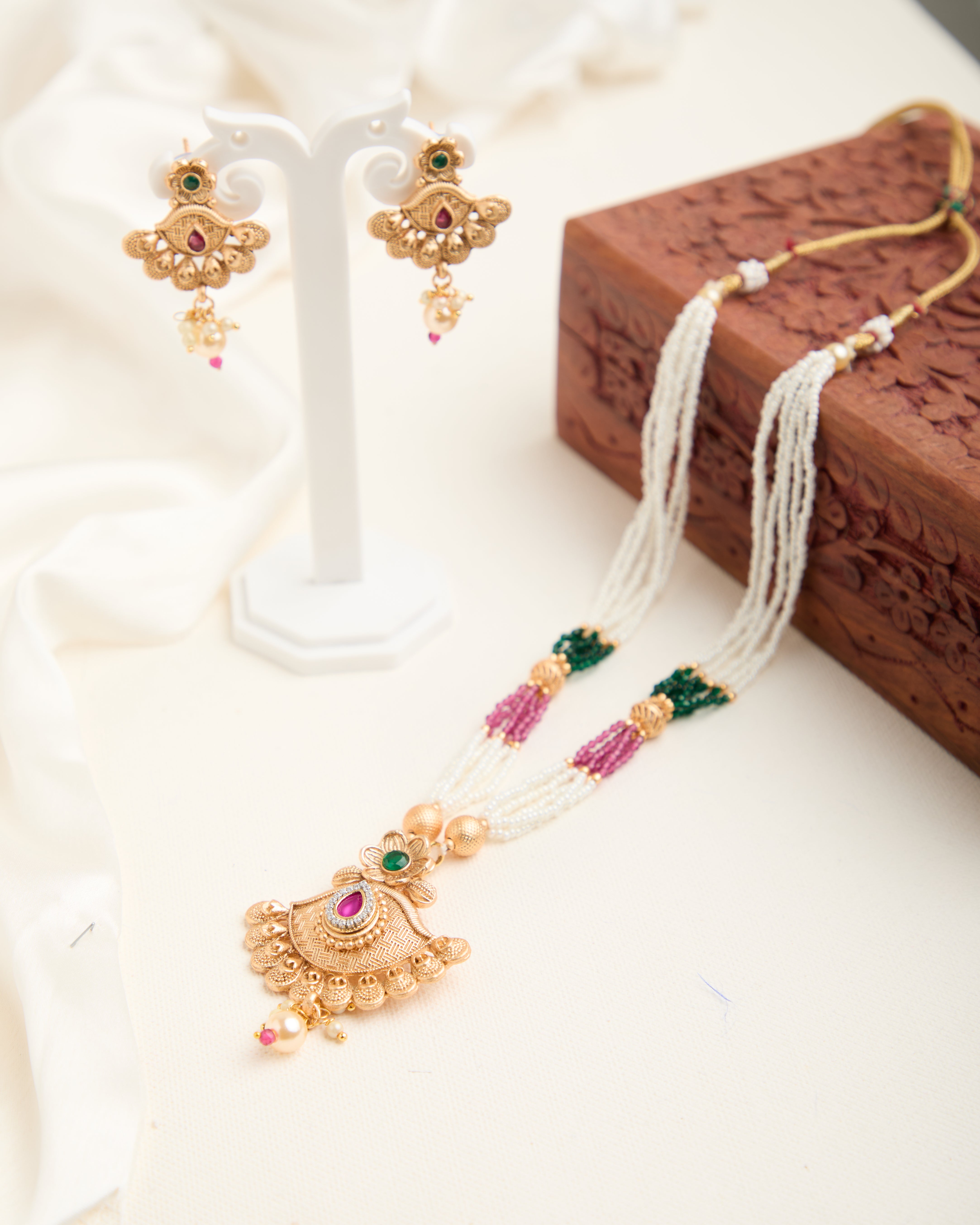 Gold Plated Matte Finish Stone Studded Necklace Set for Women