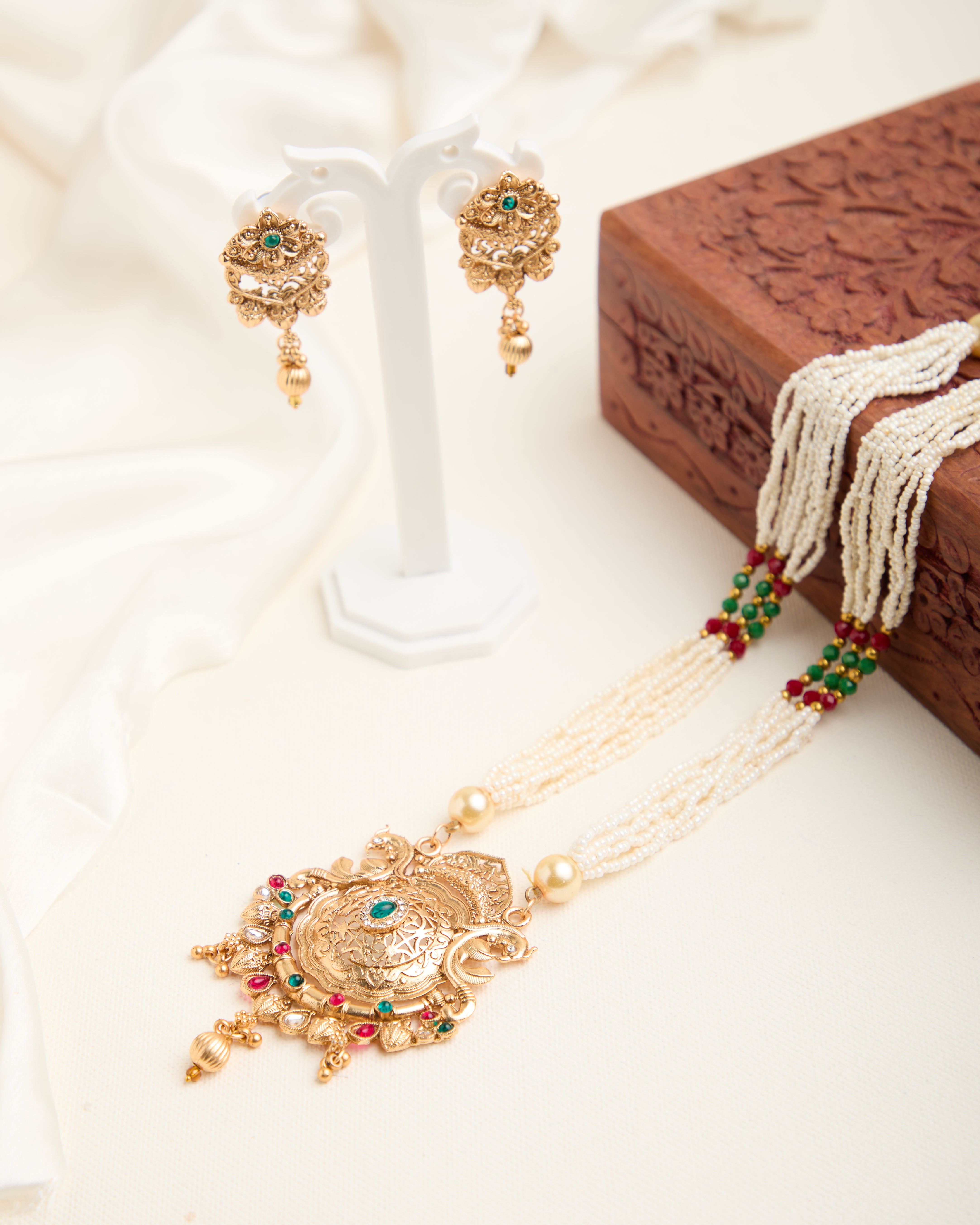 Gold Plated Matte Finish Stone Studded Necklace Set for Women