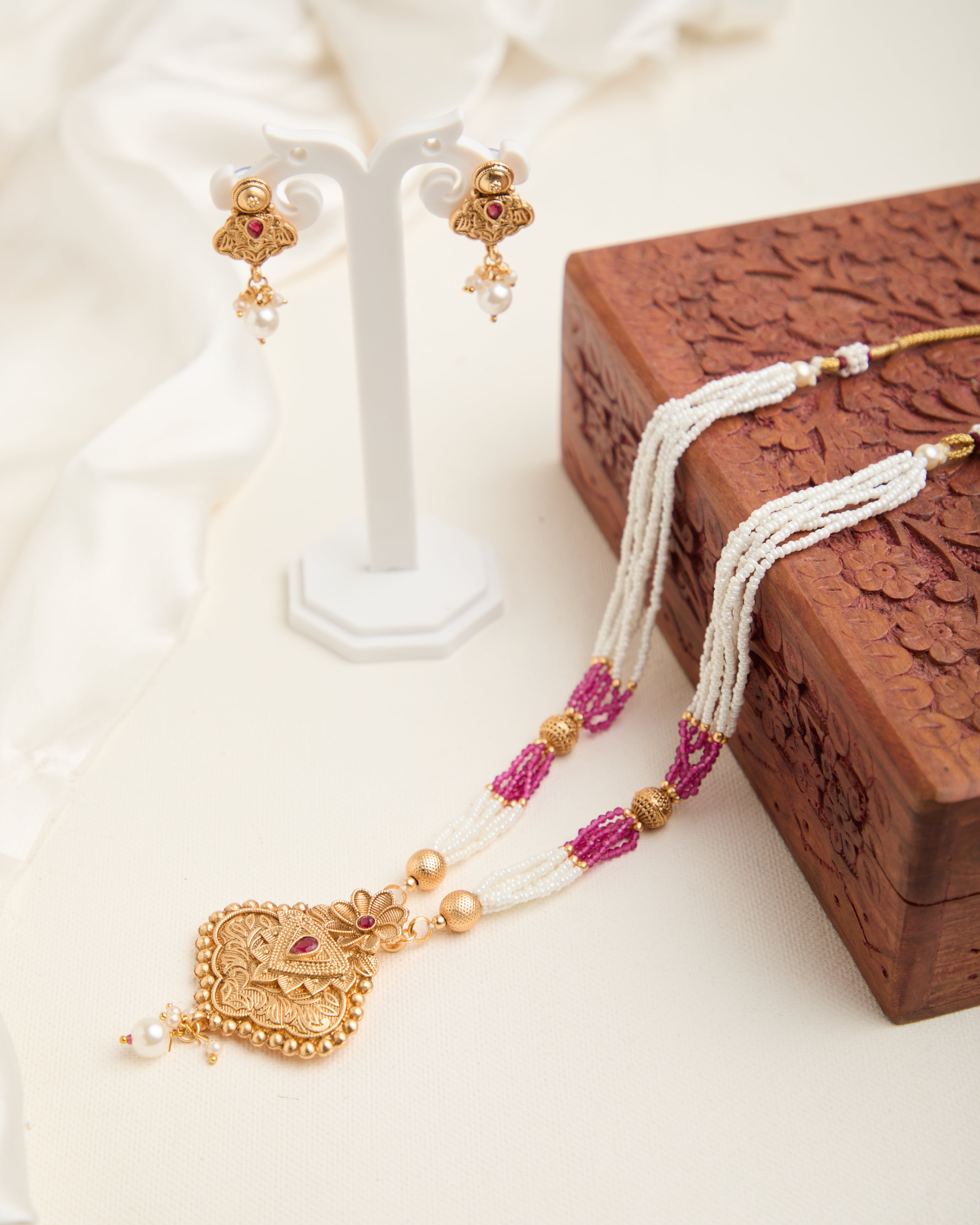 Gold Plated Stone Studded Necklace Set for Women