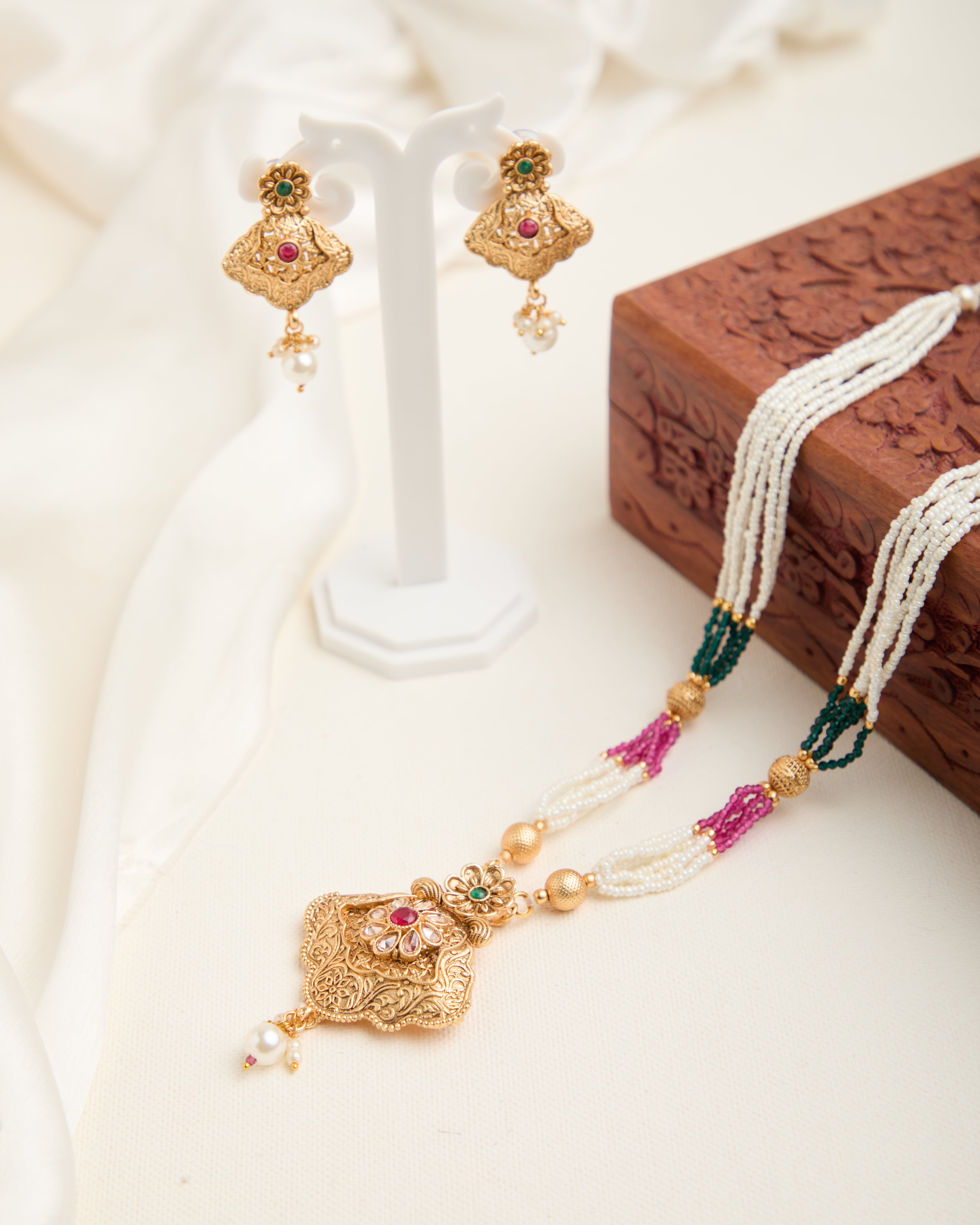 Gold Plated Matte Finish Stone Studded Necklace Set for Women